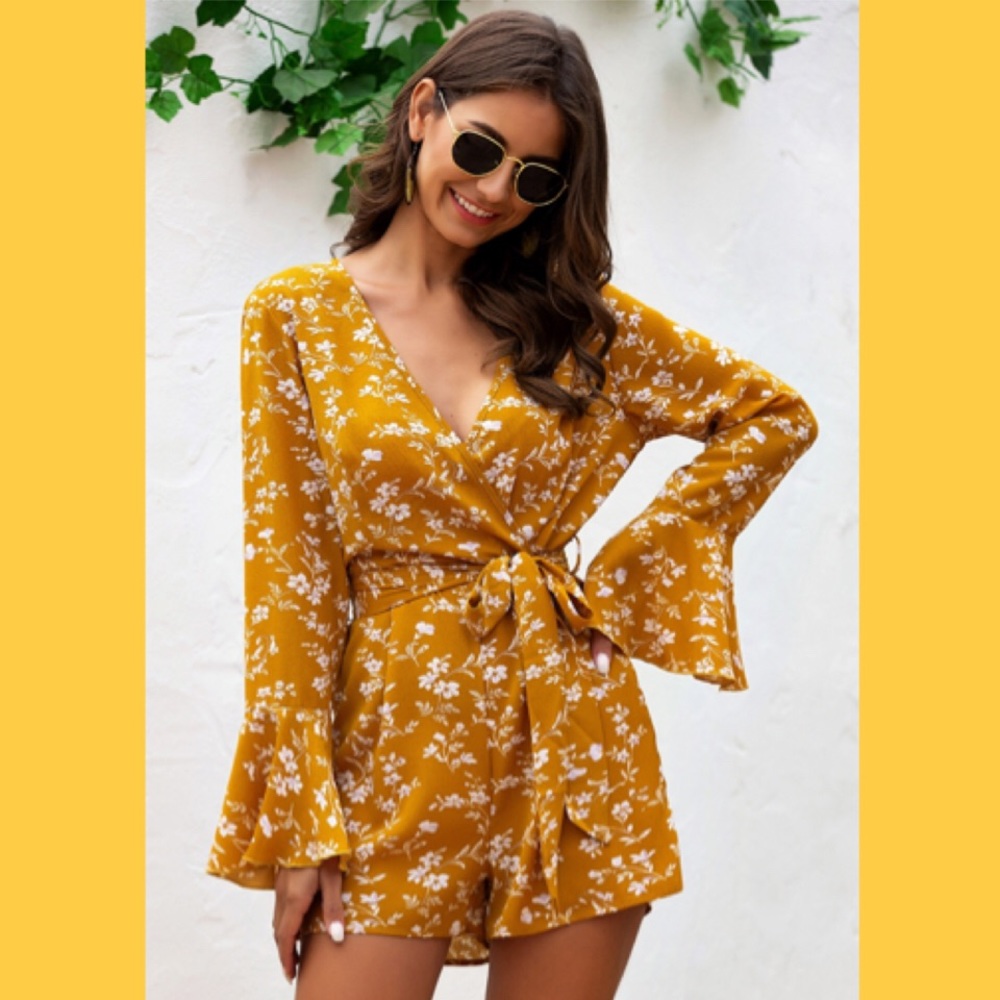 - Floral Print Bell Sleeve Golden Tie Waist Romper SZ L! NEW!